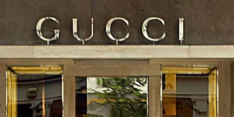 la società che controlla gucci|Kering .